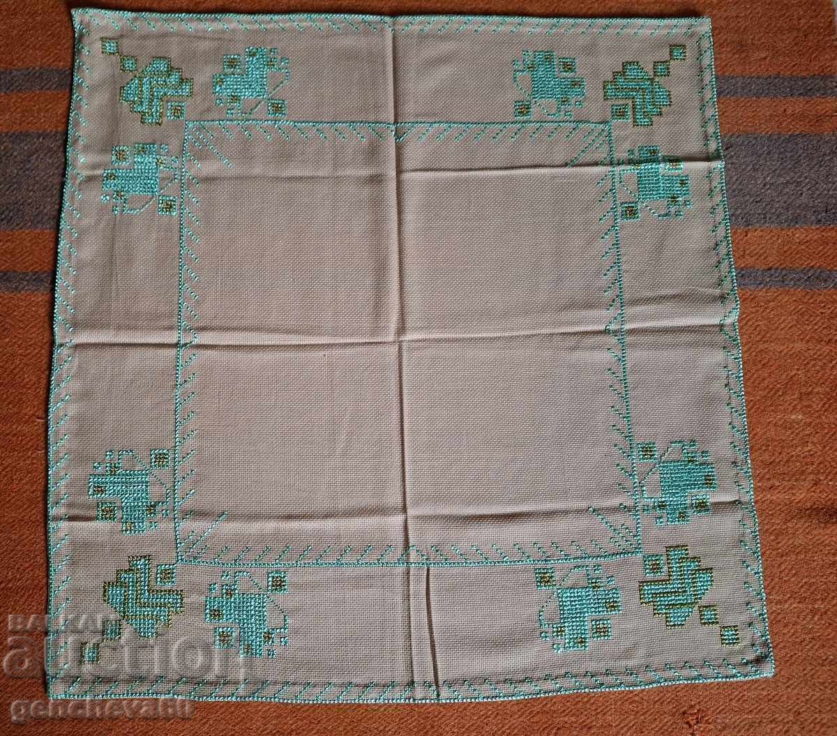 Delivery of Two embroidered table runners Delivery of Two embroidered table runners