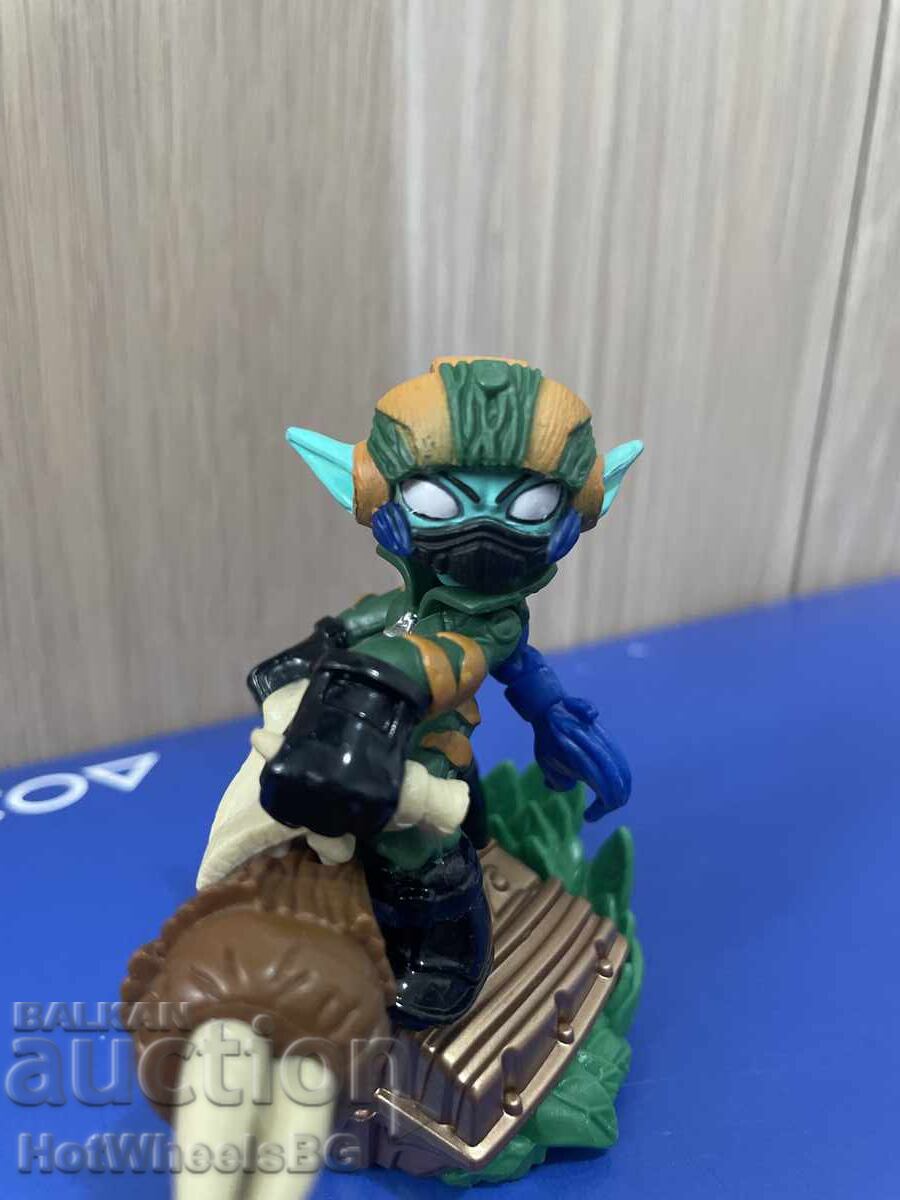 Delivery of SkyLanders figure Delivery of SkyLanders figure