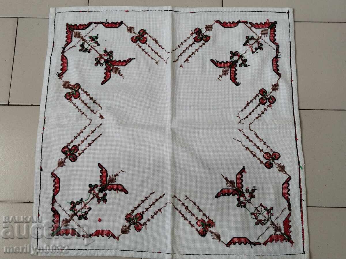 Старо бродирано каре, покривка, мильо, българска бродерия - 5 Старо бродирано каре, покривка, мильо, българска бродерия - 5