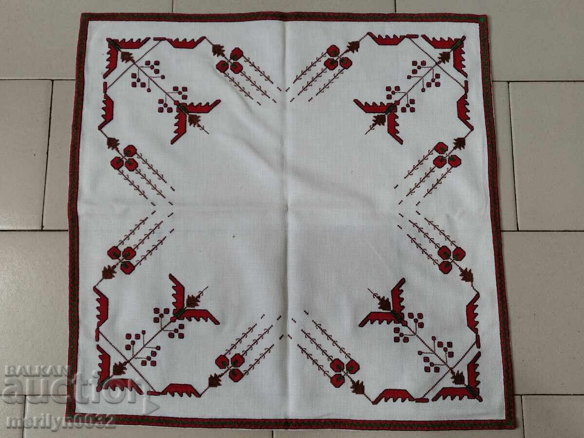 Старо бродирано каре, покривка, мильо, българска бродерия Старо бродирано каре, покривка, мильо, българска бродерия