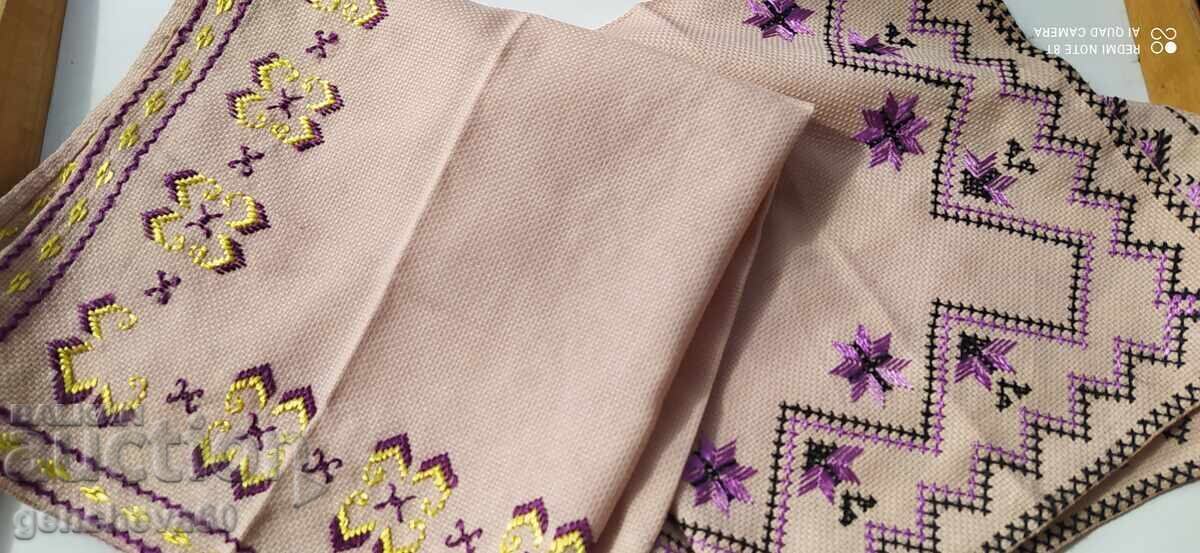 Hand embroidered plaids - 5 Hand embroidered plaids - 5