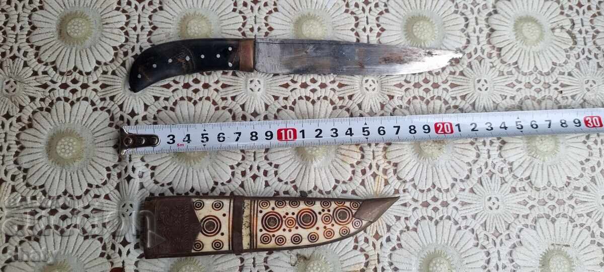 Стар нож с цена 125.00 лв. | € 63.91 Стар нож с цена 125.00 лв. | € 63.91