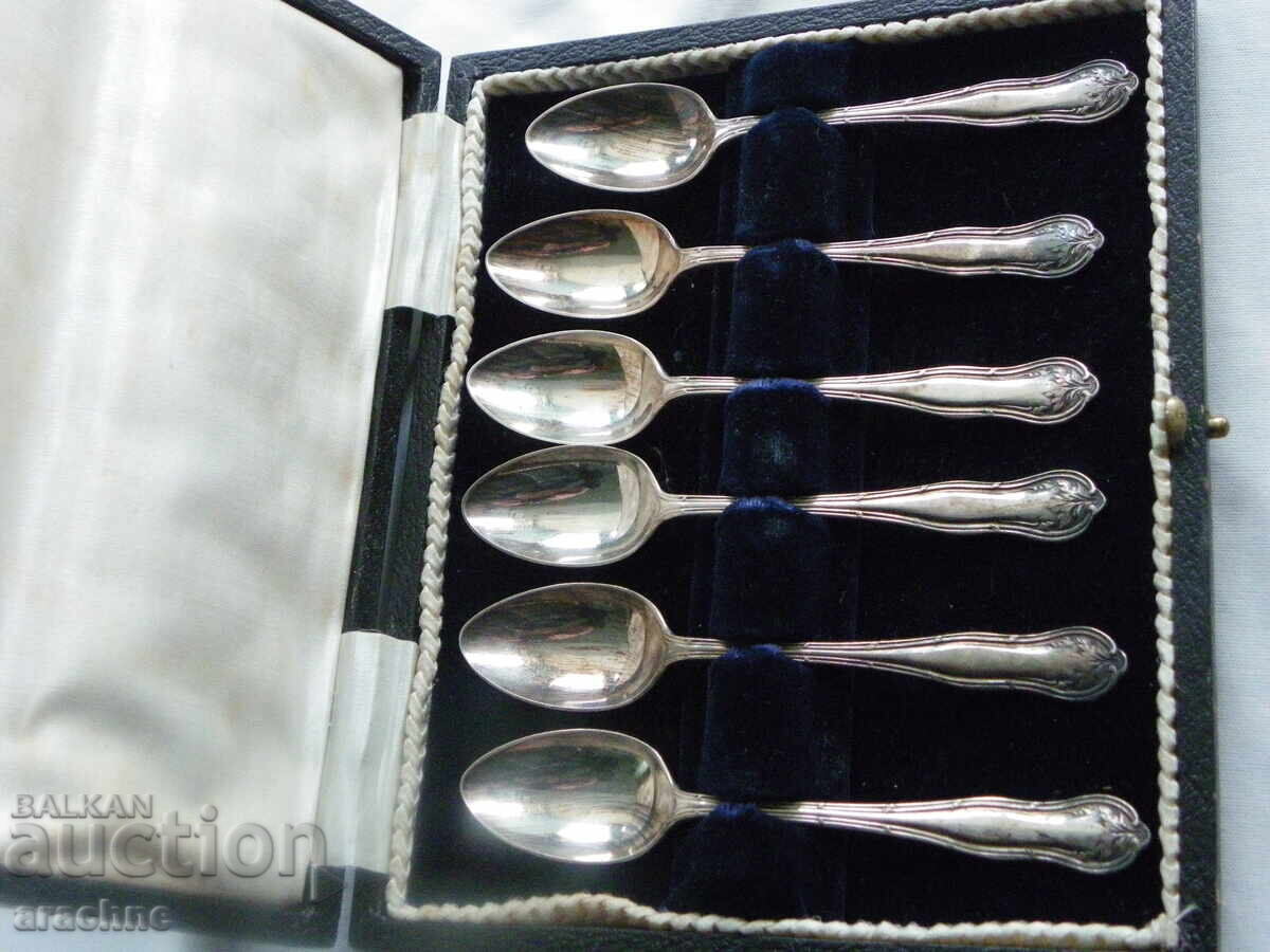 Antique spoons by Harrison Fisher & Co, 1910s. Antique spoons by Harrison Fisher & Co, 1910s.