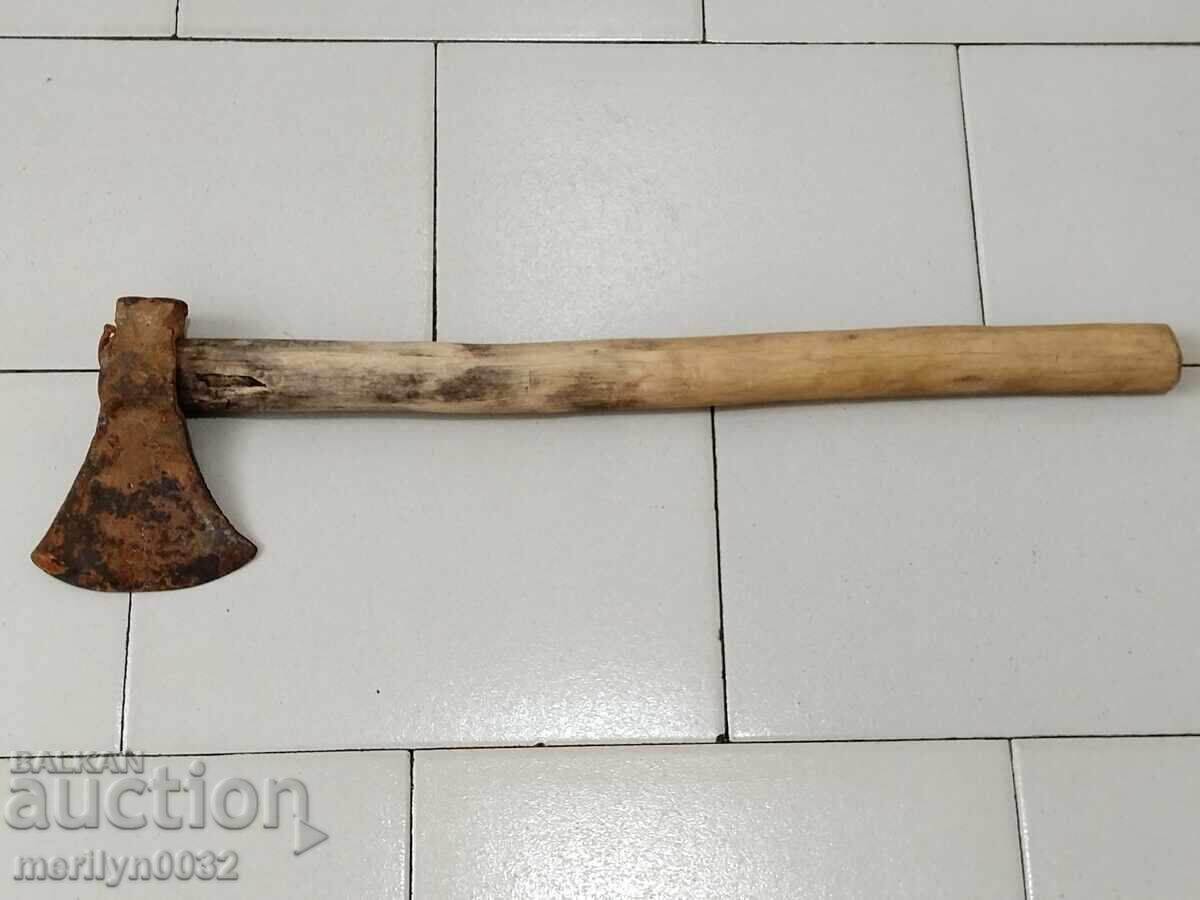 Παλιό εργαλείο τσεκούρι σφυρήλατο σίδερο με τιμή 89.00 BGN | € 45.50