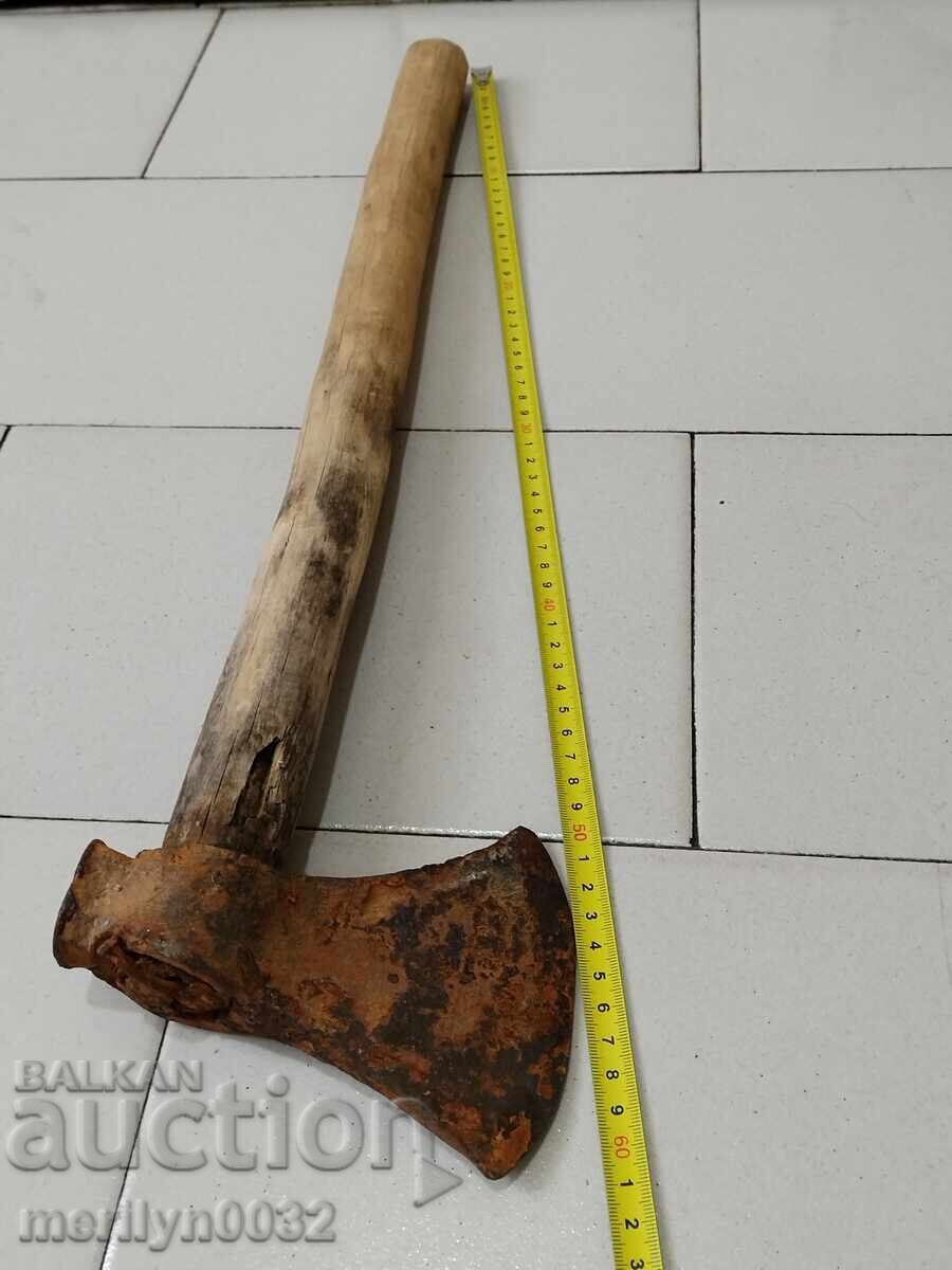 Δημοπρασία Παλιό εργαλείο τσεκούρι σφυρήλατο σίδερο