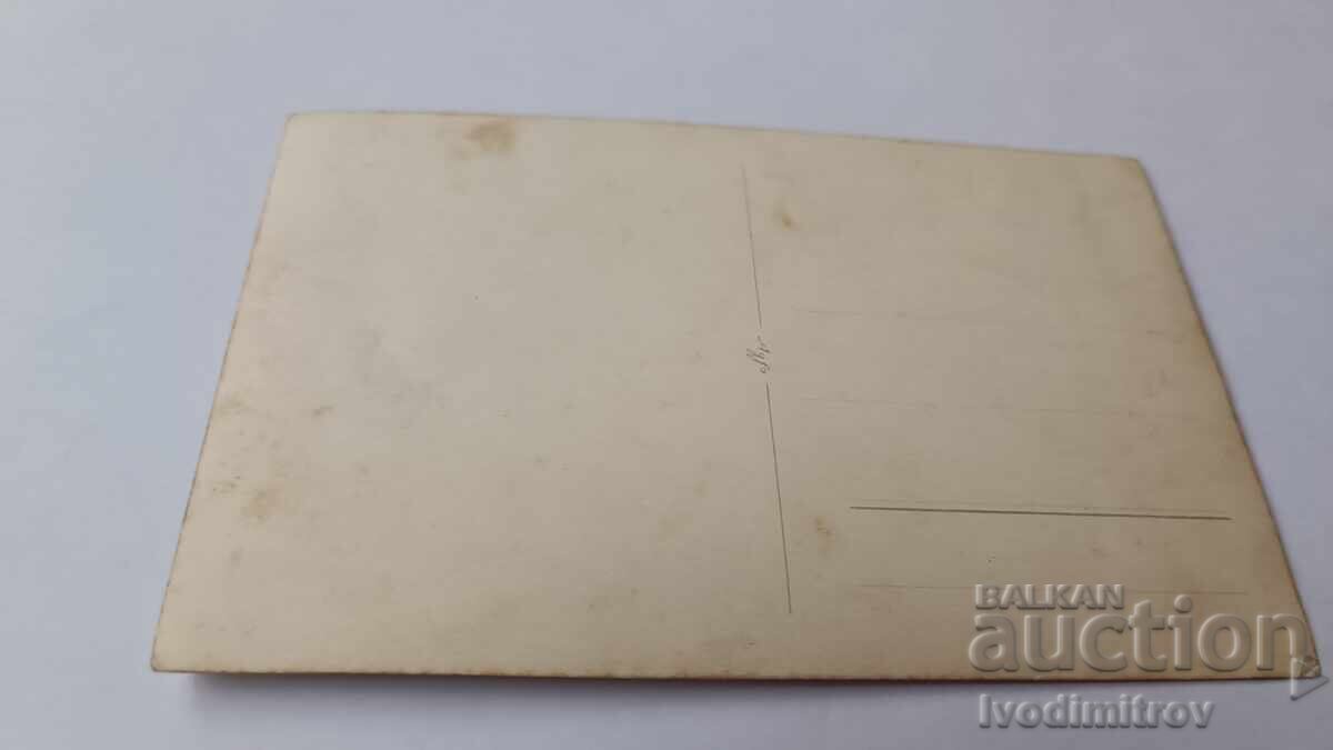 Αδελφή Σοφία Αξιωματικοί και άνδρες σε μια επίσημη γιορτή μπροστά από μια εκκλησία με τιμή 4.45 BGN | € 2.28 Αδελφή Σοφία Αξιωματικοί και άνδρες σε μια επίσημη γιορτή μπροστά από μια εκκλησία με τιμή 4.45 BGN | € 2.28