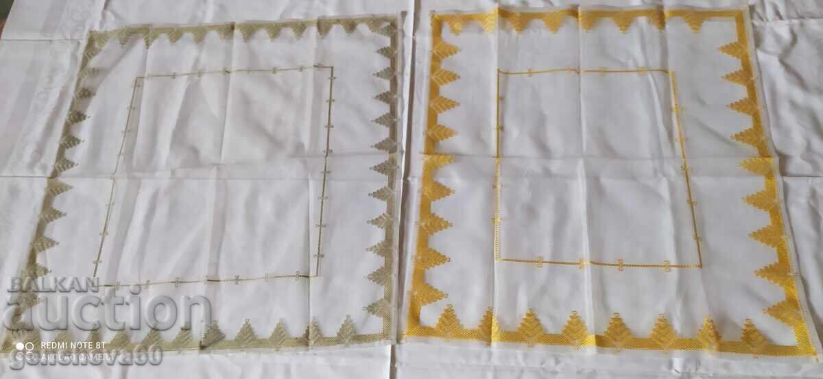 Delivery of Two seal carriages hand embroidery Delivery of Two seal carriages hand embroidery