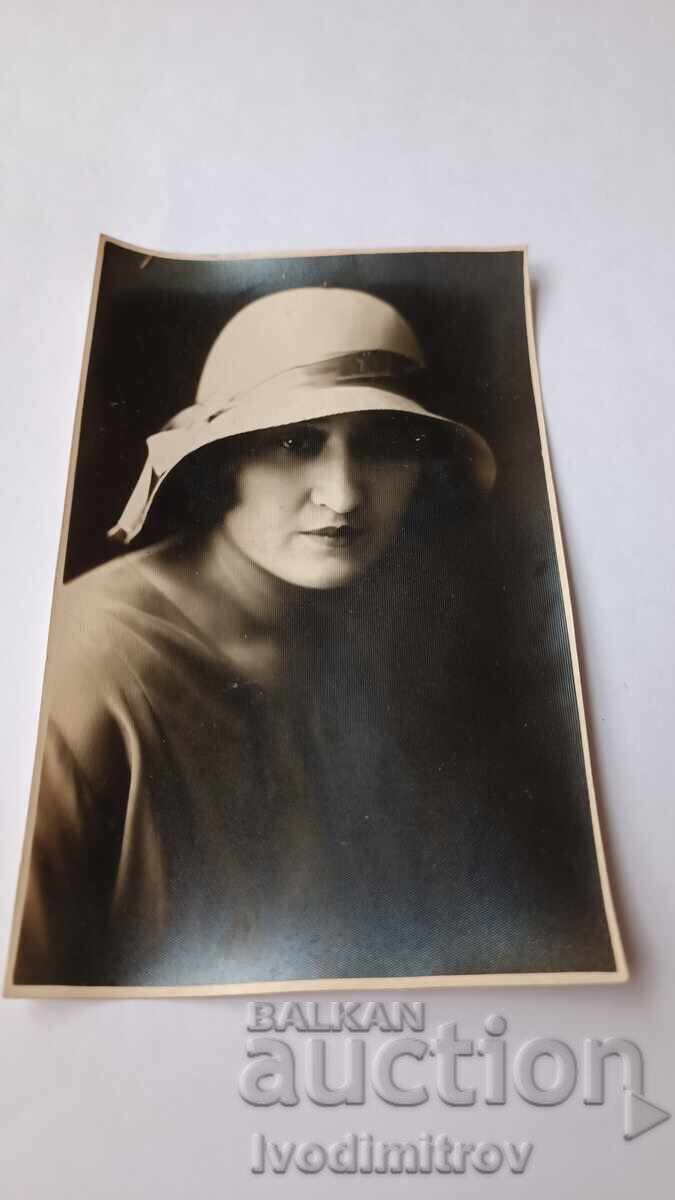 Foto Fată tânără Foto Fată tânără