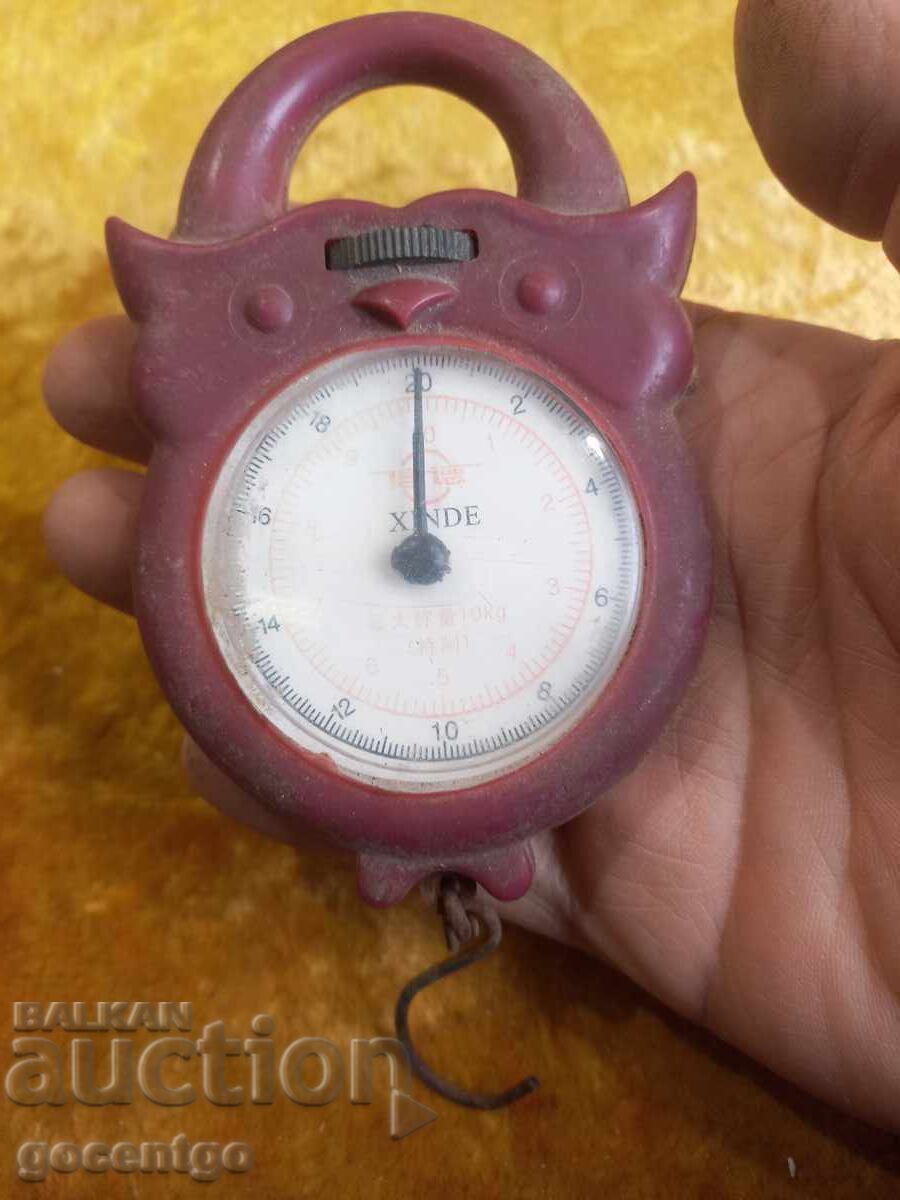 Fishing scale up to 20 kg. STRAIGHT SCREW FOR ZEROING THE SCALE Fishing scale up to 20 kg. STRAIGHT SCREW FOR ZEROING THE SCALE