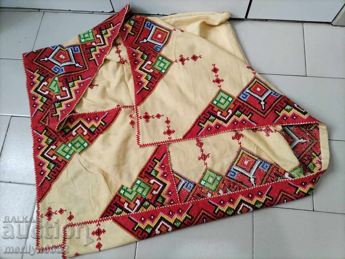 Tablecloth with embroidery 140/140 cm milo lace with price 138.00 BGN | € 70.56 Tablecloth with embroidery 140/140 cm milo lace with price 138.00 BGN | € 70.56