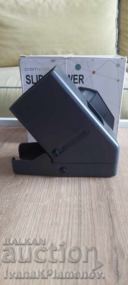Auction  Collector's viewfinder