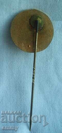 Insigna de fotbal - Clubul de fotbal KVV Klauwaerts Kemzeke, Belgia cu preț 3.00 BGN | € 1.53 Insigna de fotbal - Clubul de fotbal KVV Klauwaerts Kemzeke, Belgia cu preț 3.00 BGN | € 1.53