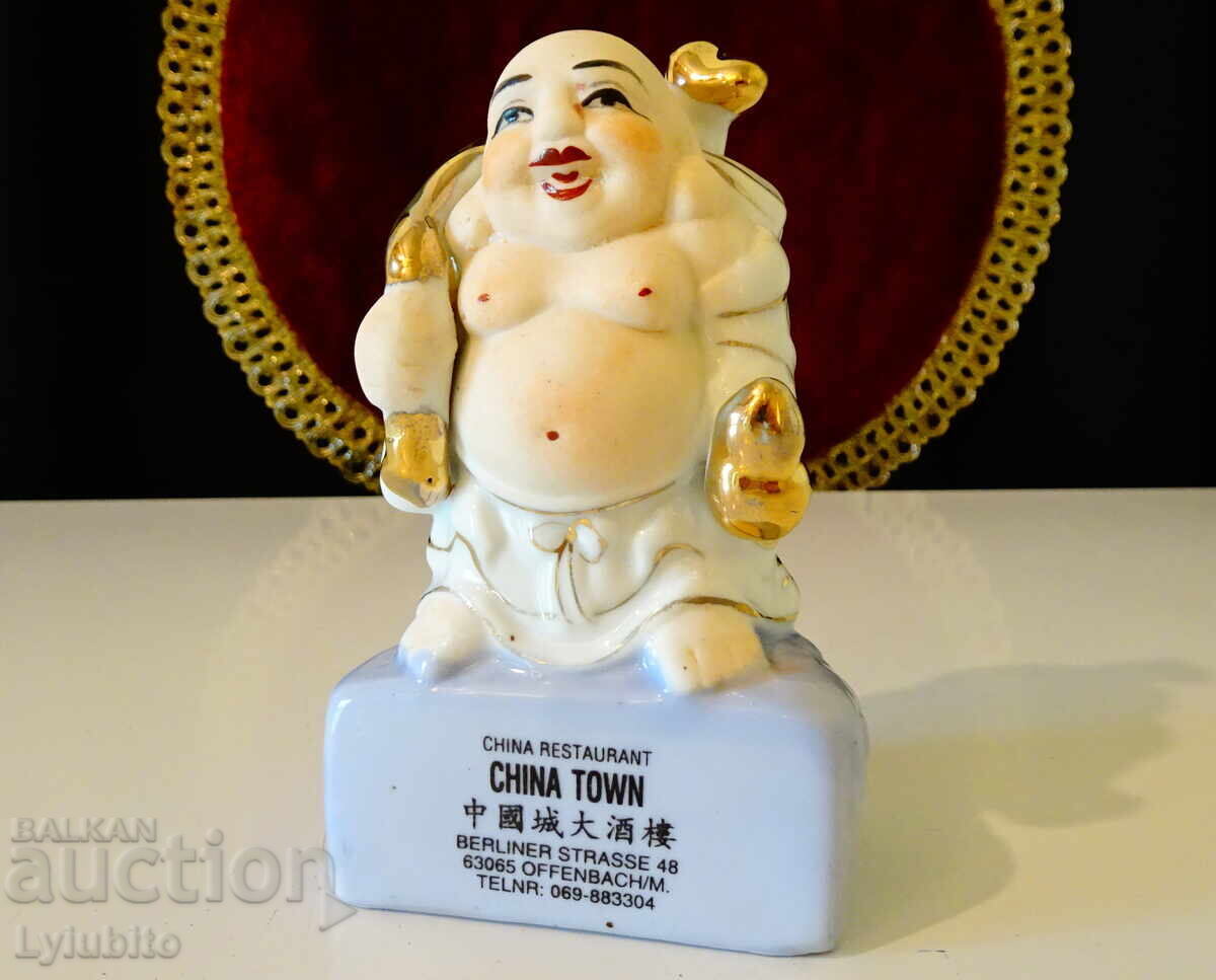 Laughing Buddha porcelain figurine, gold. - 7 Laughing Buddha porcelain figurine, gold. - 7