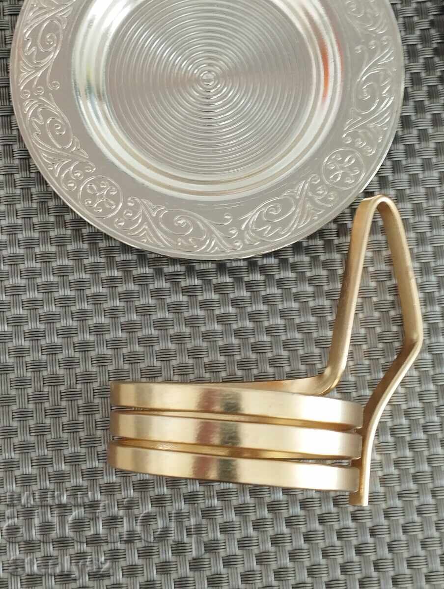 2 coasters with saucers for tea cups with price 10.00 BGN | € 5.11 2 coasters with saucers for tea cups with price 10.00 BGN | € 5.11