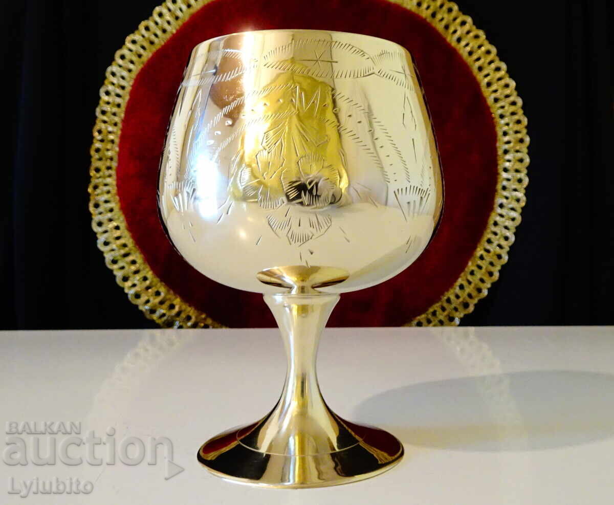 English bronze wine goblet, cup, marked with price 59.00 BGN | € 30.17 English bronze wine goblet, cup, marked with price 59.00 BGN | € 30.17