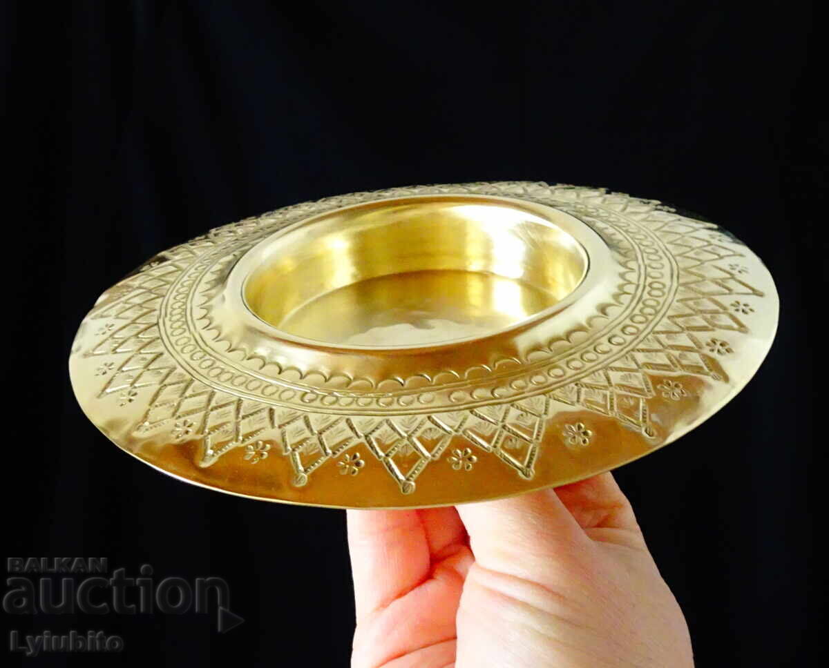 Antique bronze vessel, nut bowl, bowl, ashtray with price 19.00 BGN | € 9.71