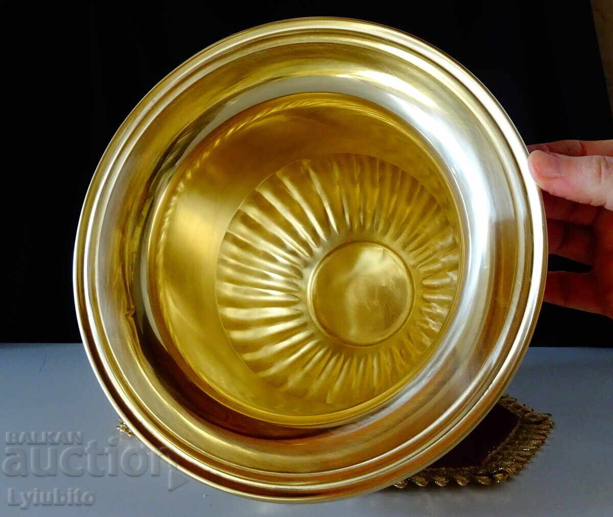 English Empire bronze vase, champagne cooler with price 129.00 BGN | € 65.96 English Empire bronze vase, champagne cooler with price 129.00 BGN | € 65.96