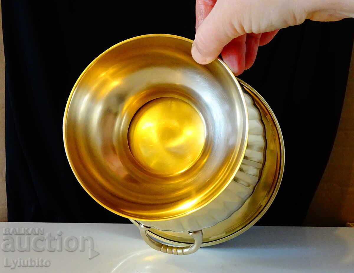 Delivery of English Empire bronze vase, champagne cooler Delivery of English Empire bronze vase, champagne cooler