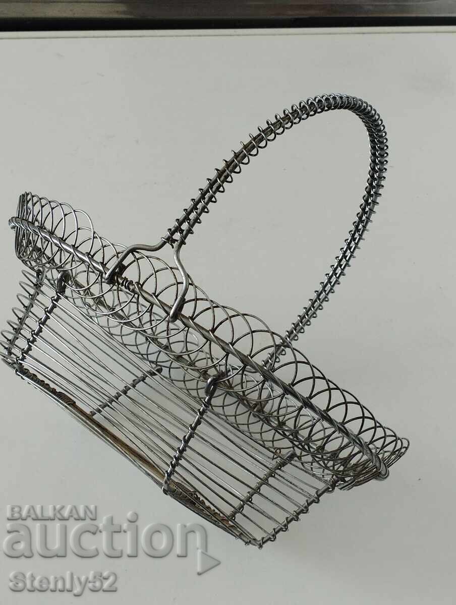 Metal basket, bomboniere. with price 10.00 BGN | € 5.11 Metal basket, bomboniere. with price 10.00 BGN | € 5.11