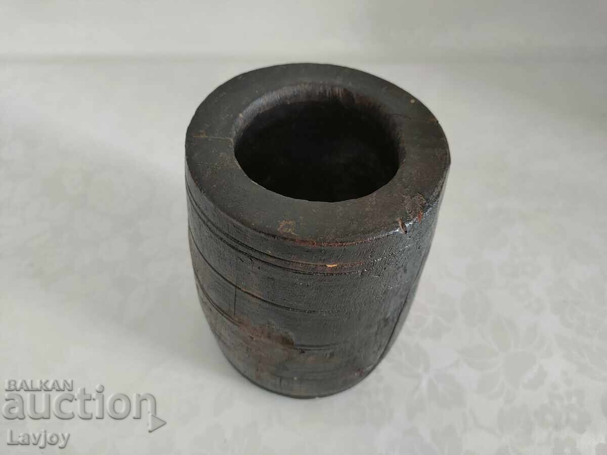 Delivery of Old wooden mortar