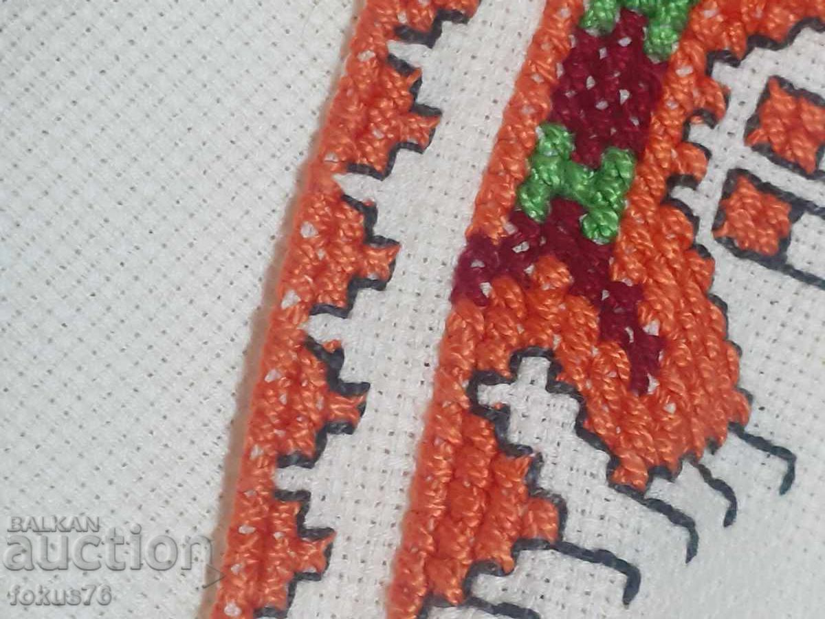 Delivery of Large old embroidered tablecloth with Bulgarian embroidery Delivery of Large old embroidered tablecloth with Bulgarian embroidery