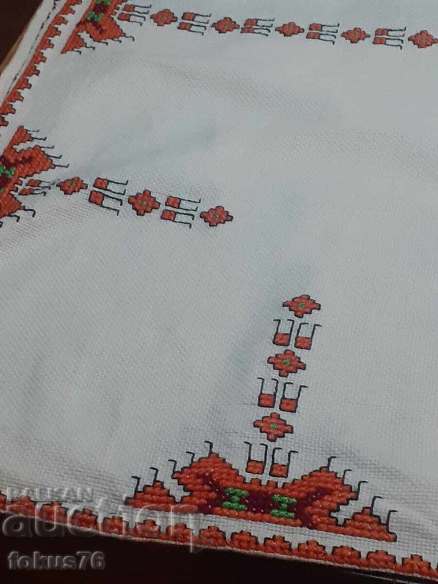 Large old embroidered tablecloth with Bulgarian embroidery - 7 Large old embroidered tablecloth with Bulgarian embroidery - 7