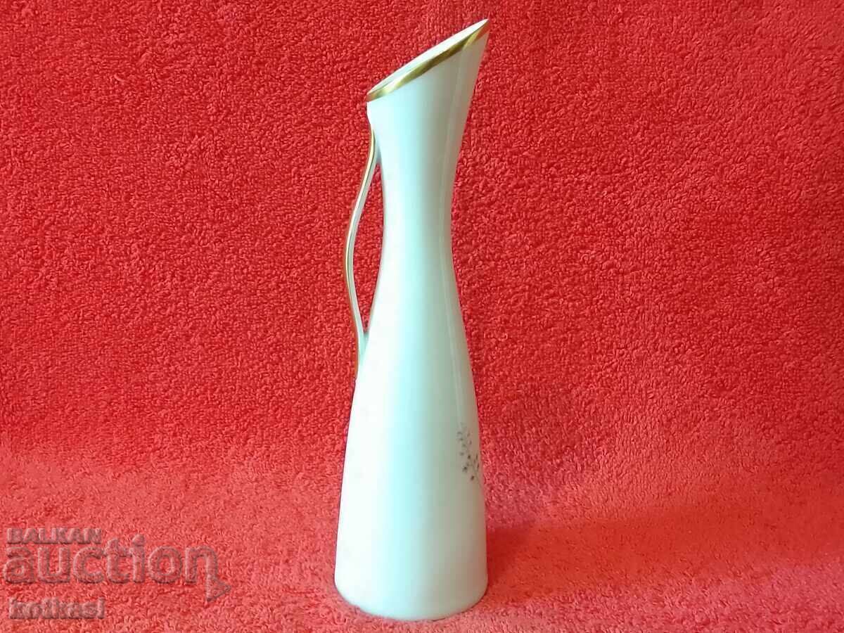 Delivery of Old porcelain vase Hutschenreuther houses city gilding Delivery of Old porcelain vase Hutschenreuther houses city gilding