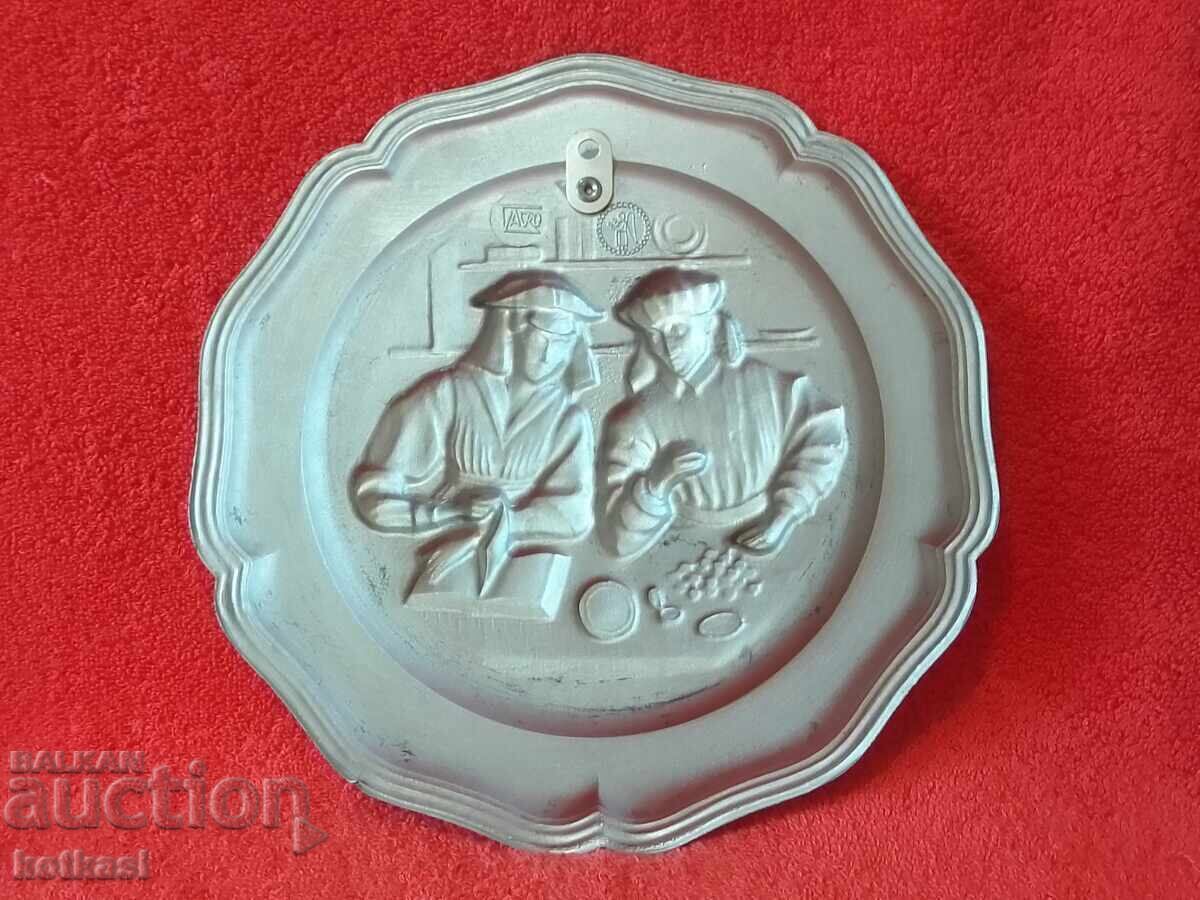 Метална чиния застена Германия Мъже Пари колежани маркировки - 5 Метална чиния застена Германия Мъже Пари колежани маркировки - 5