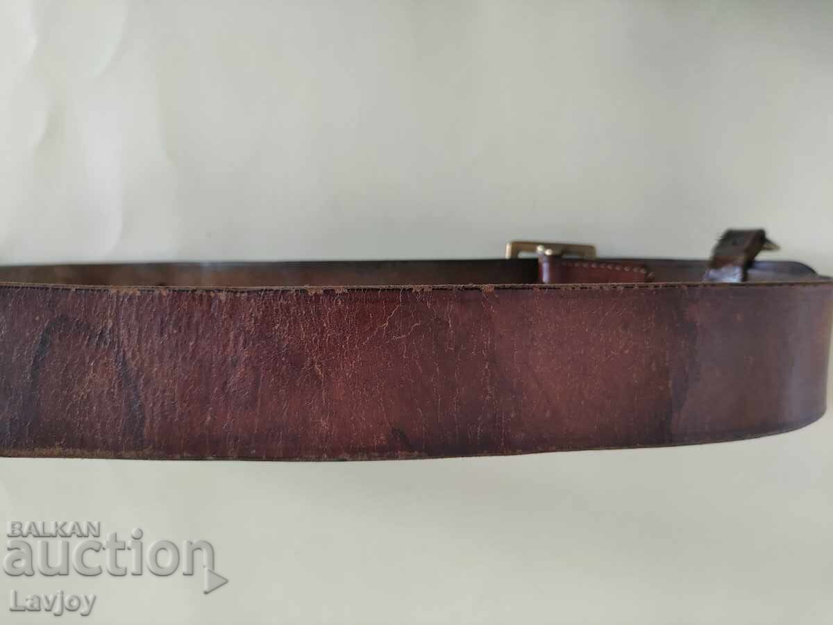 Licitație Centura militară veche de ofițer din Primul și Al Doilea Război Mondial Licitație Centura militară veche de ofițer din Primul și Al Doilea Război Mondial