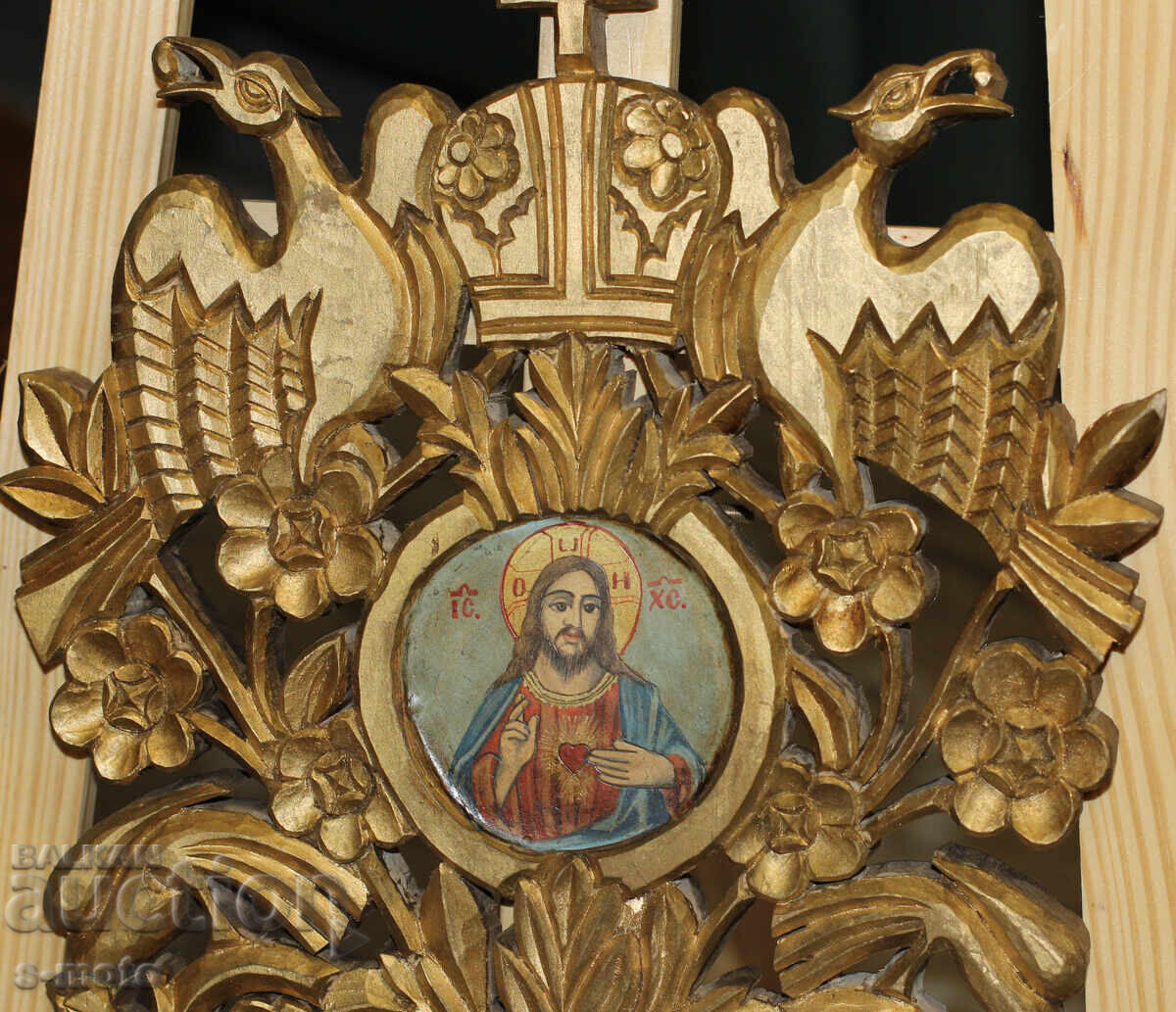 Delivery of Icon Jesus Christ Immaculate Heart Tempera Woodcarving Delivery of Icon Jesus Christ Immaculate Heart Tempera Woodcarving