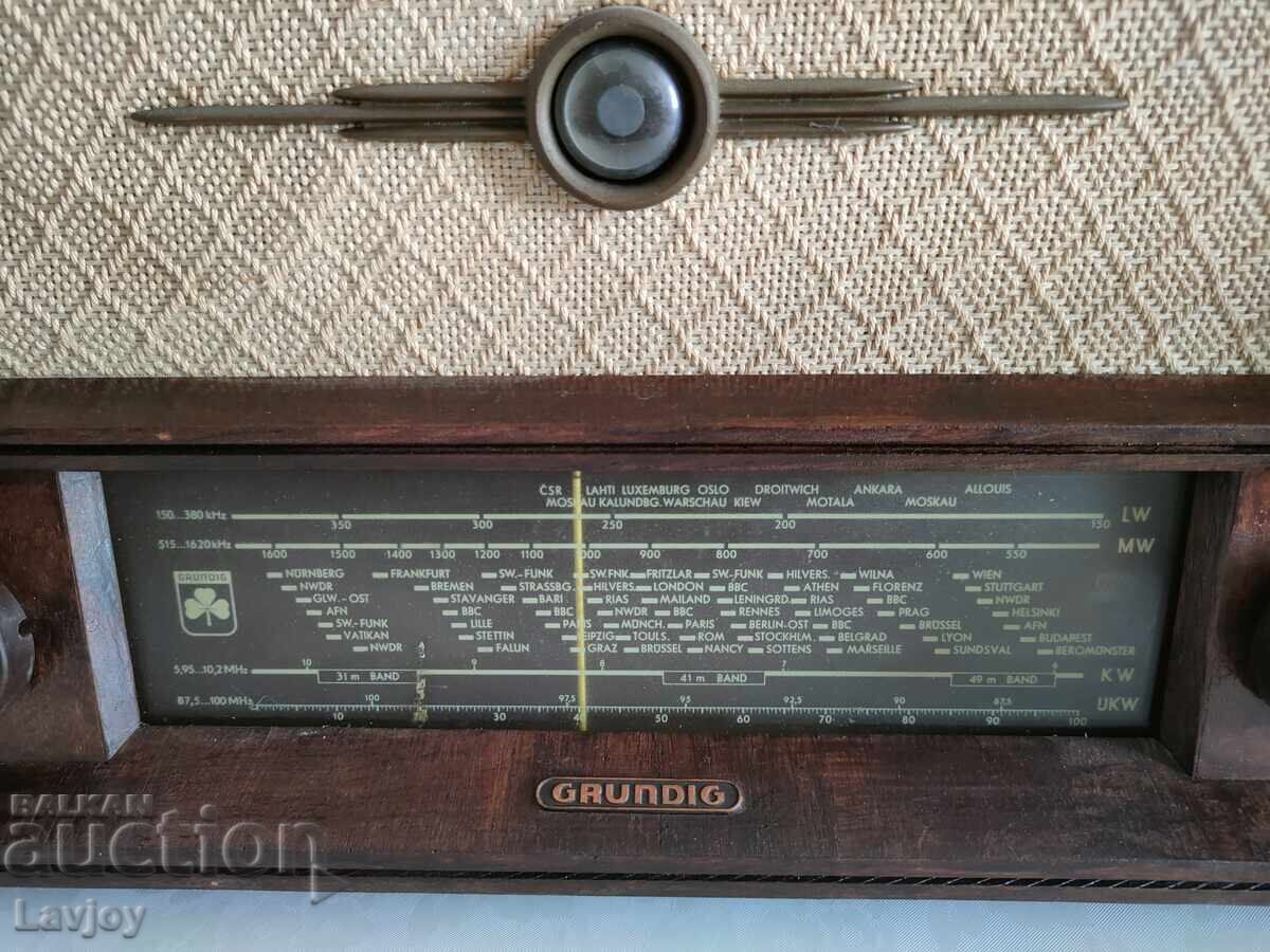 Big old Grundig 238 W radio with price 90.00 BGN | € 46.02 Big old Grundig 238 W radio with price 90.00 BGN | € 46.02