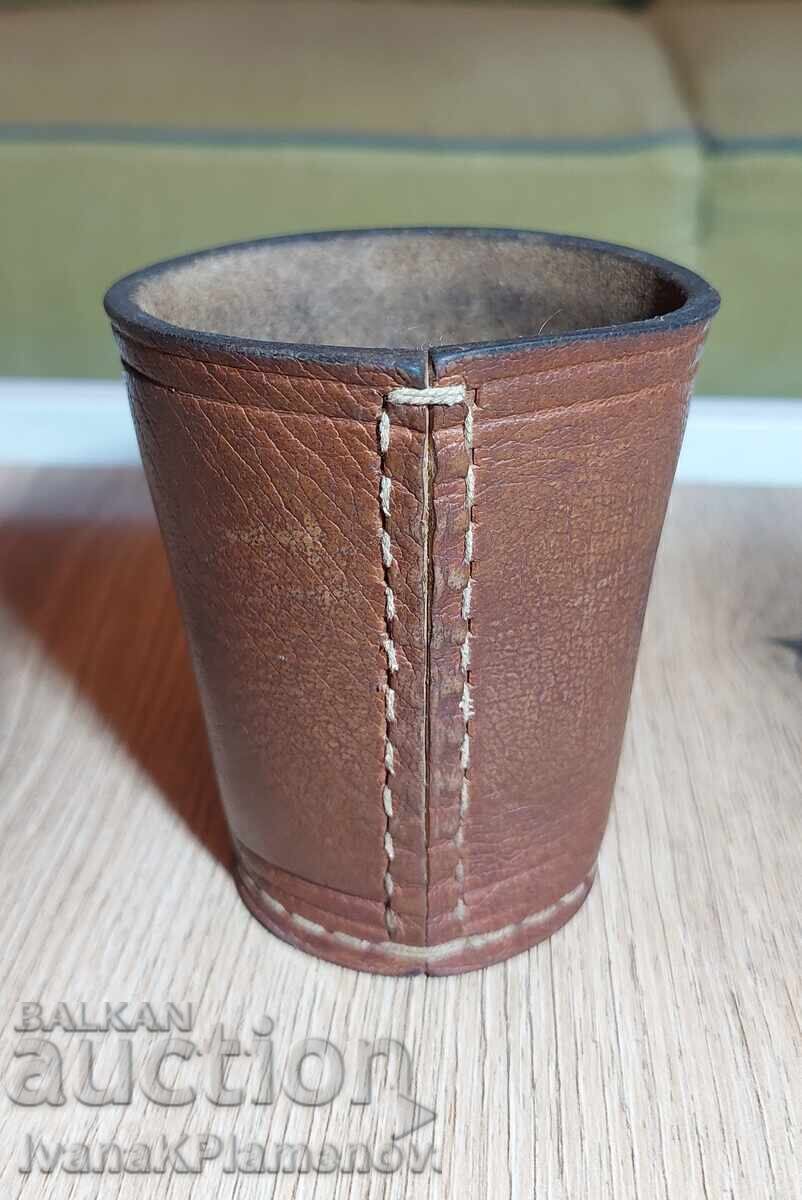 Leather dice cup for connoisseurs - 5
