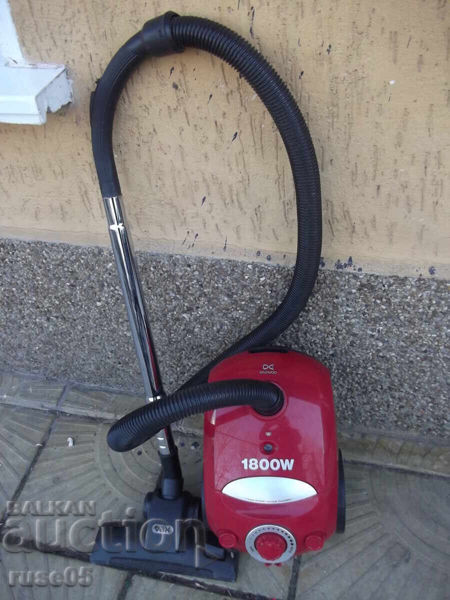 Vacuum cleaner "DAEWOO - RC-L381R" working Vacuum cleaner "DAEWOO - RC-L381R" working