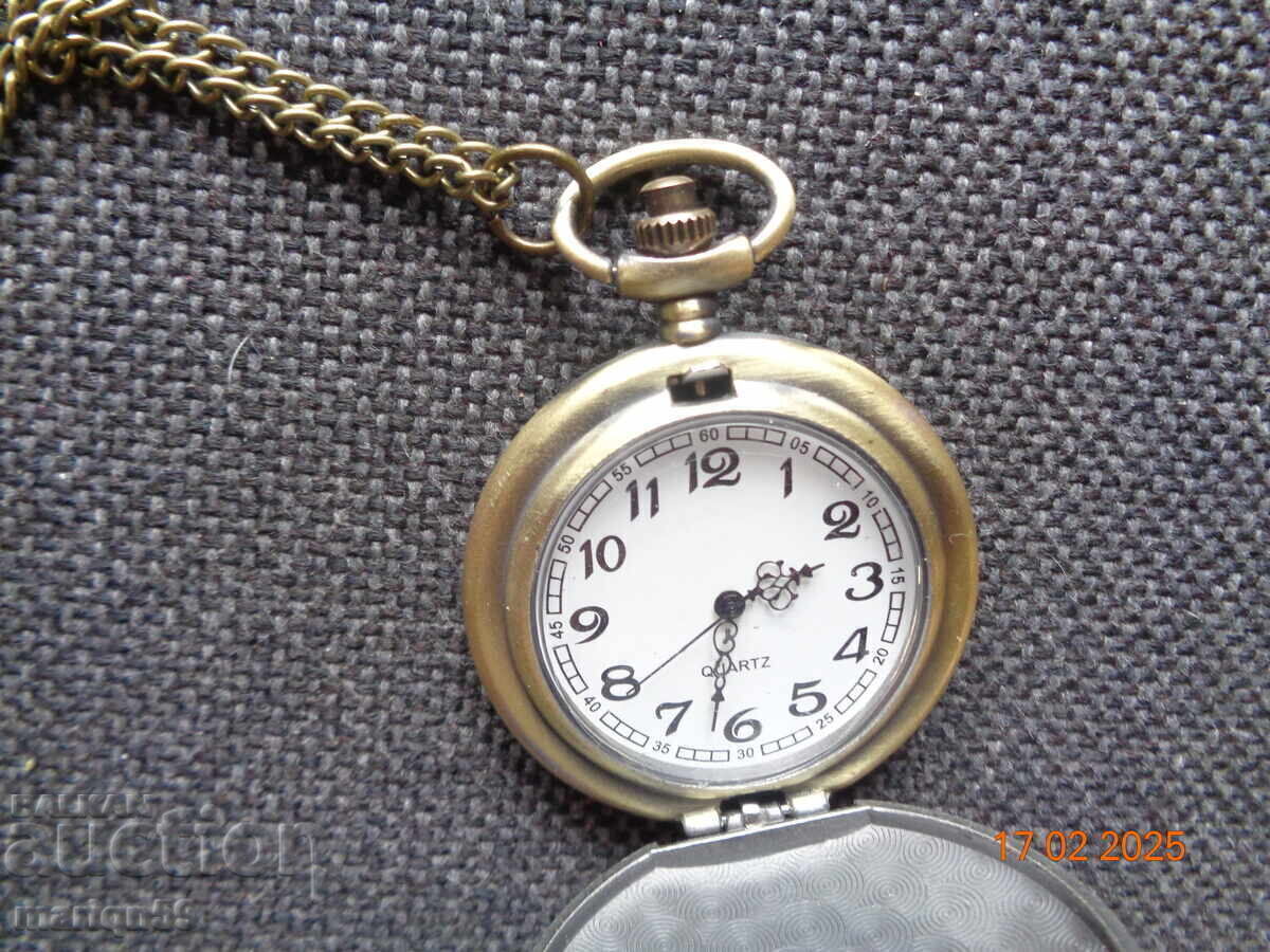 Auction Pocket watch works accurately Auction Pocket watch works accurately