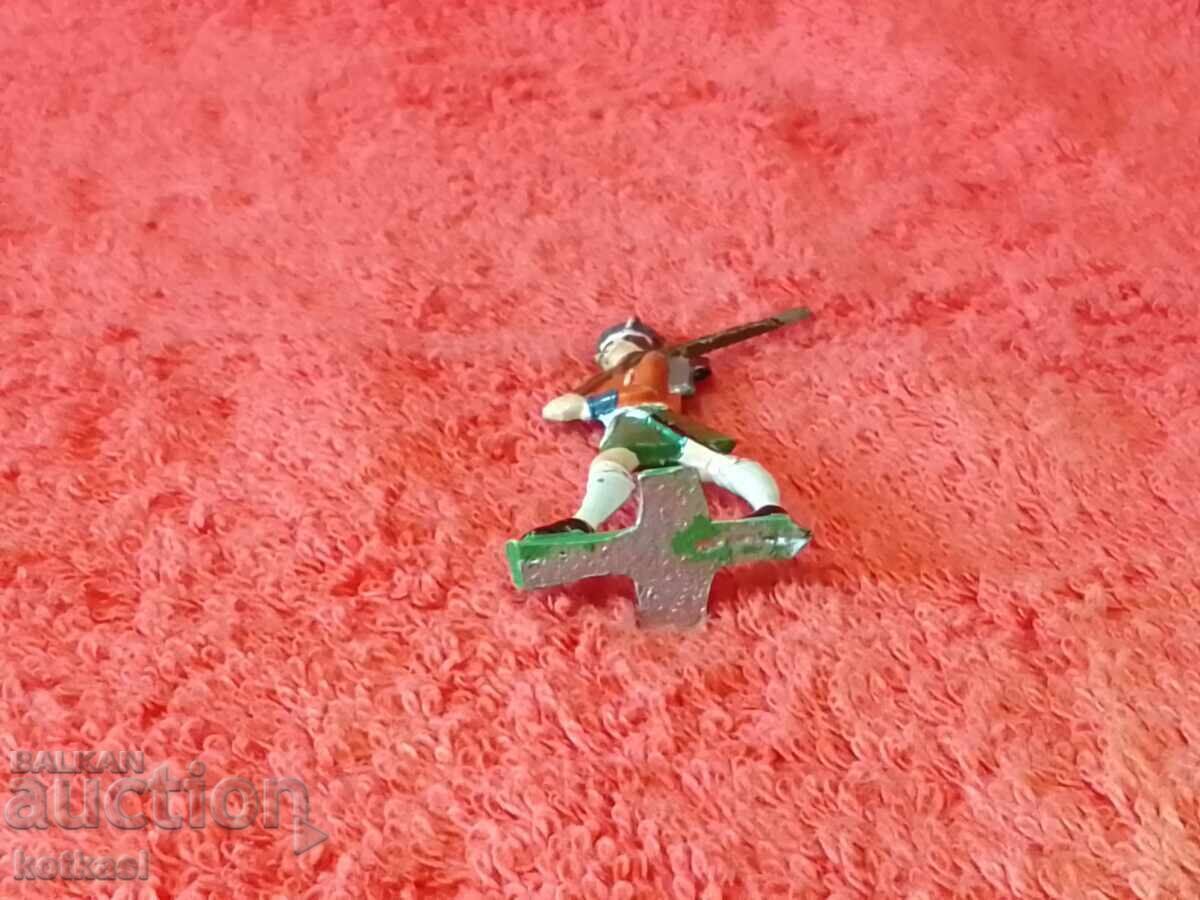 Аукцион Стара метална фигура на Войник с пушка Аукцион Стара метална фигура на Войник с пушка