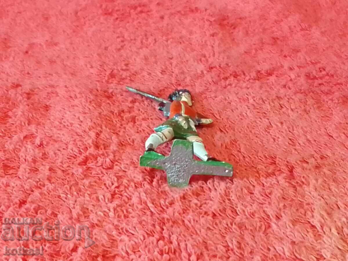 Аукцион Стара метална фигура на Войник с пушка Аукцион Стара метална фигура на Войник с пушка