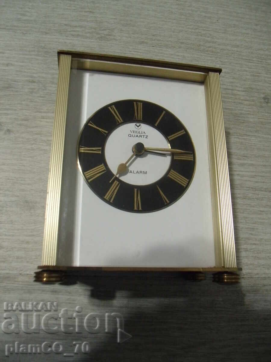 №*7919 стар настолен часовник - VEGLIA - кварцов с цена 35.00 лв. | € 17.90 №*7919 стар настолен часовник - VEGLIA - кварцов с цена 35.00 лв. | € 17.90