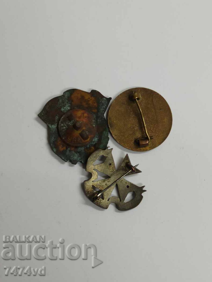 OLD ENAMELLED BADGES COCKARDS, ETC. - 5 OLD ENAMELLED BADGES COCKARDS, ETC. - 5