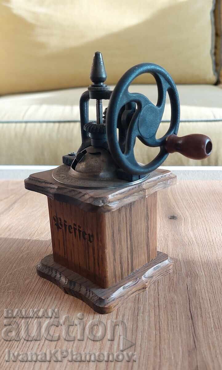 Auction Vintage grinder for collectors Auction Vintage grinder for collectors