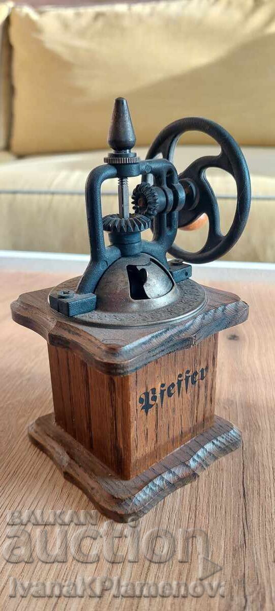 Delivery of Vintage grinder for collectors Delivery of Vintage grinder for collectors