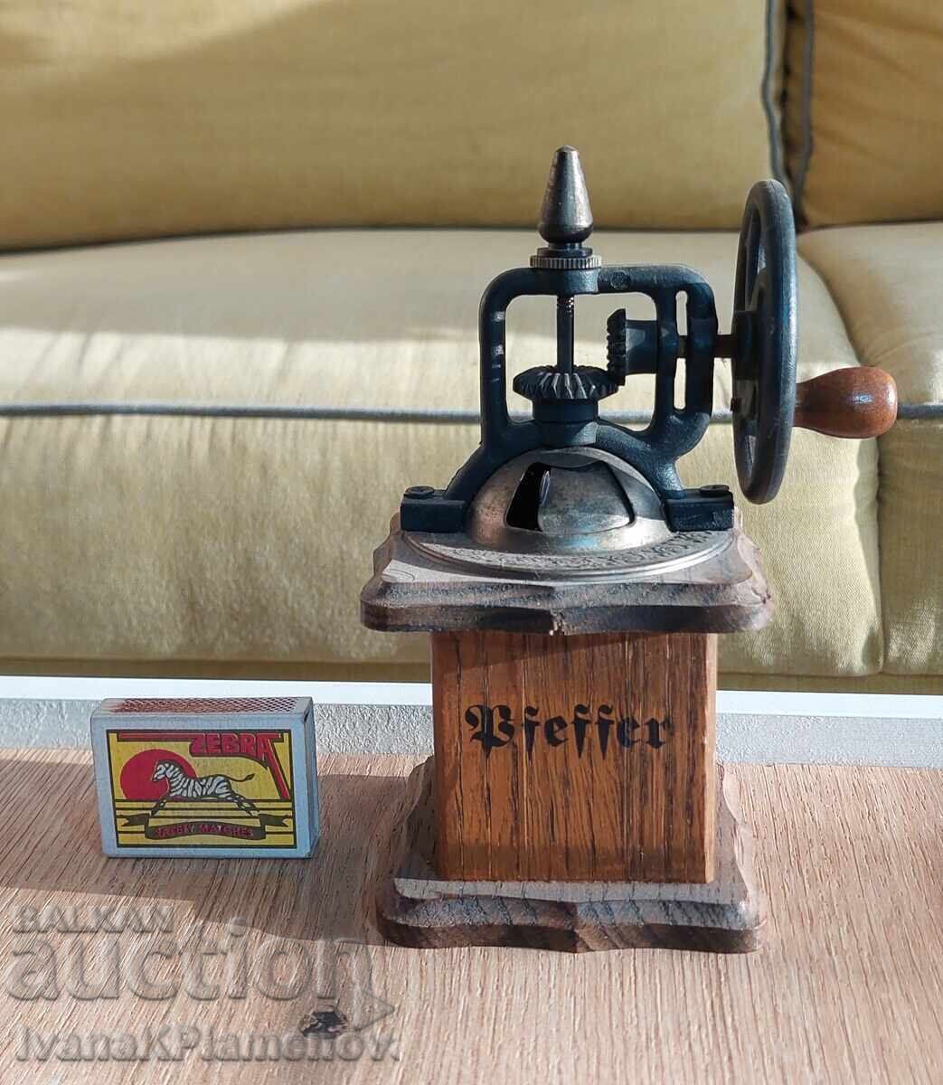 Vintage grinder for collectors - 5 Vintage grinder for collectors - 5