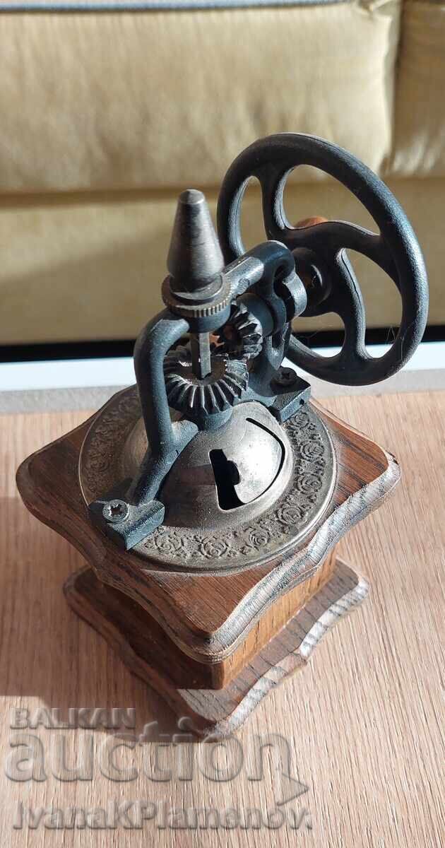 Vintage grinder for collectors - 6 Vintage grinder for collectors - 6