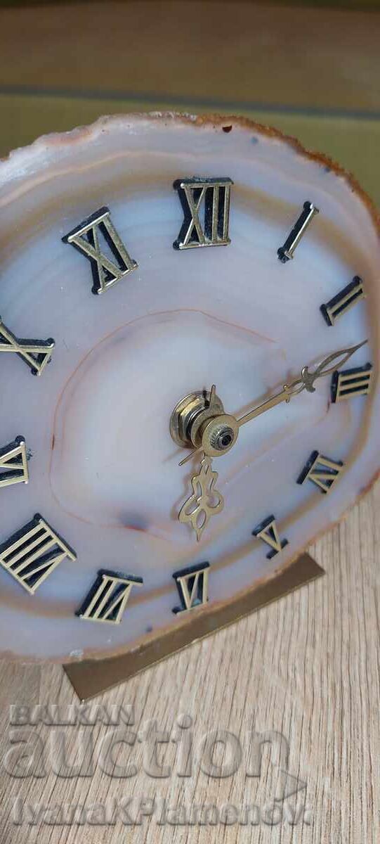 Часовник от естествен минерал кварцов - 5 Часовник от естествен минерал кварцов - 5