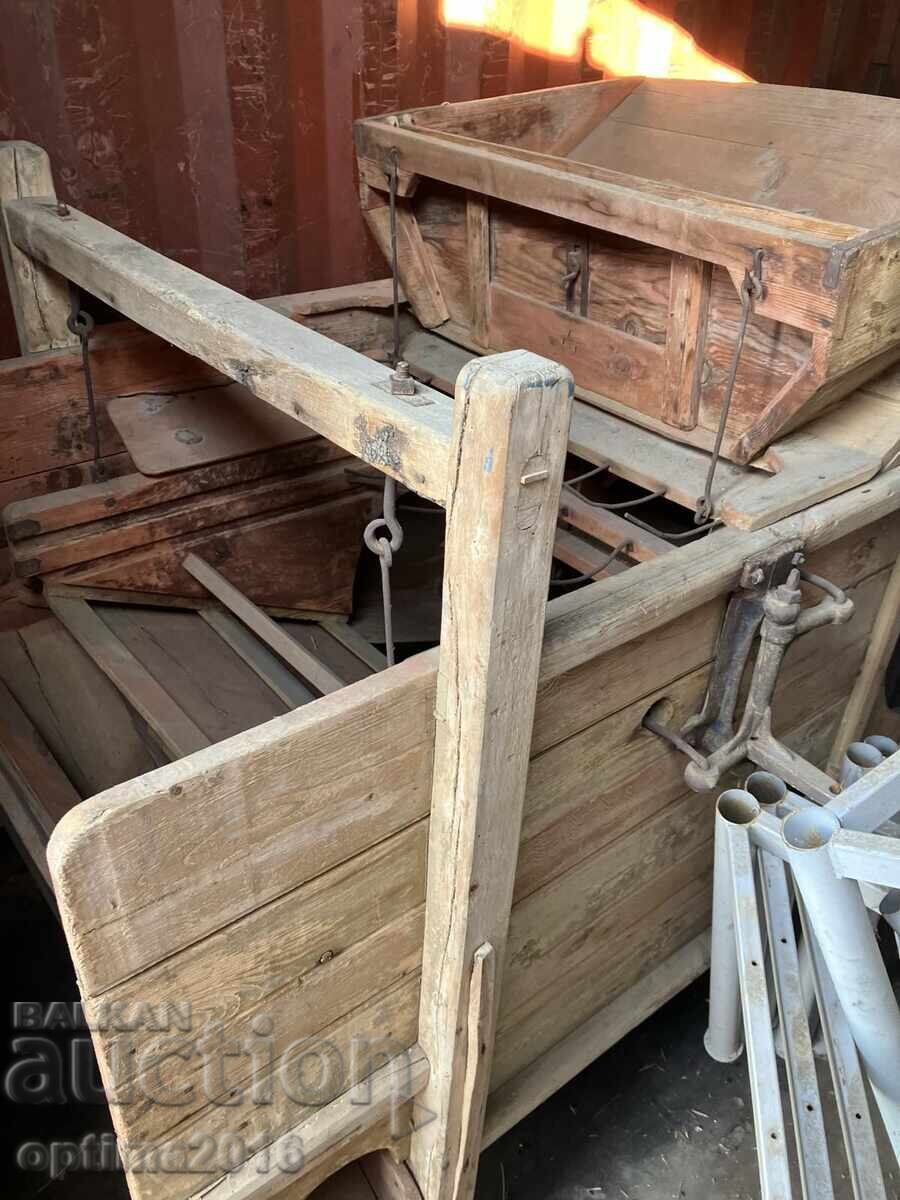 Ventilator cu preț 600.00 BGN | € 306.78