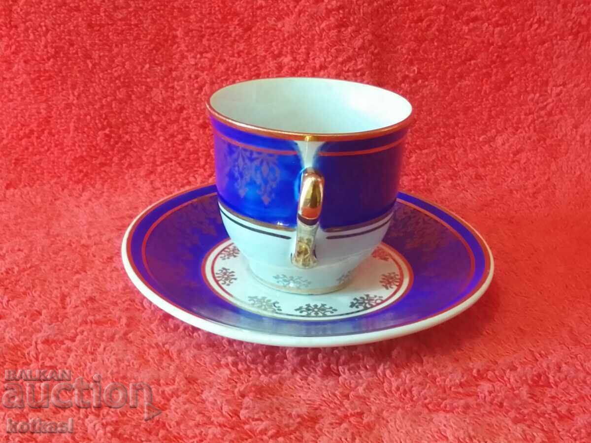 Vechi porțelan set dublu farfurie ceașcă aurit Mocha marcat cu preț 16.50 BGN | € 8.44 Vechi porțelan set dublu farfurie ceașcă aurit Mocha marcat cu preț 16.50 BGN | € 8.44