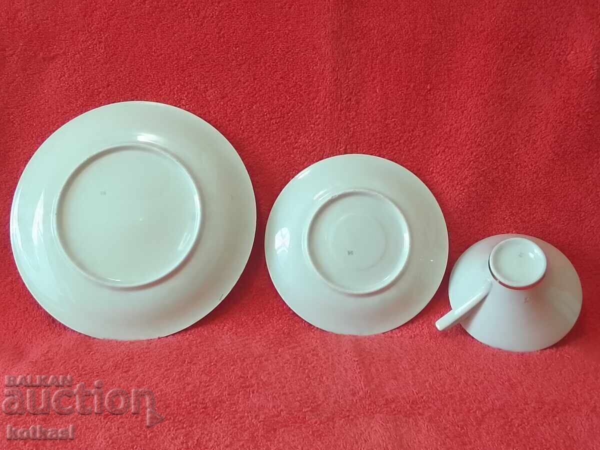 Παλιό τριπλό σετ πορσελάνινο κύπελλο, 2 πιάτα, επίχρυσο - 5 Παλιό τριπλό σετ πορσελάνινο κύπελλο, 2 πιάτα, επίχρυσο - 5