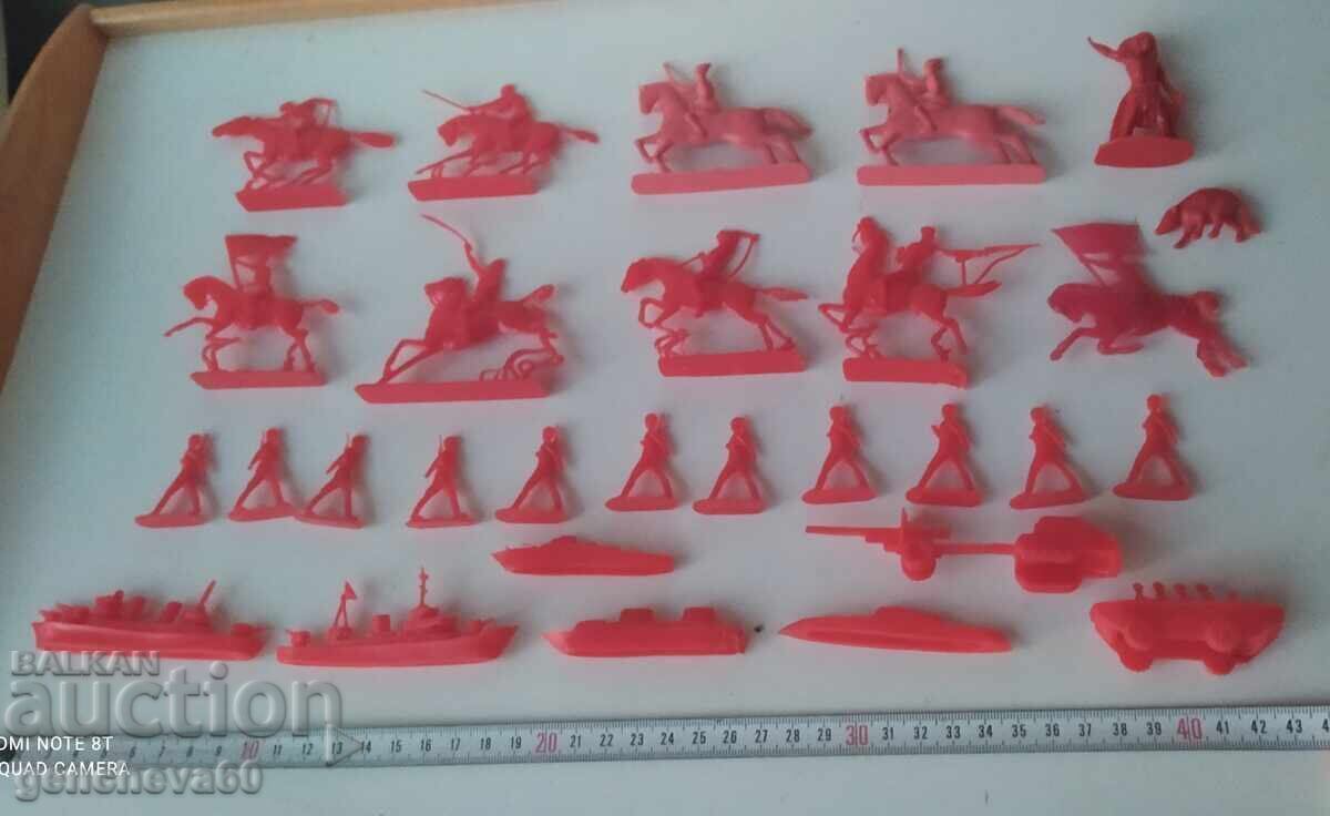 Livrarea Lot soldați de plastic de la epoca socialistă, armată călare și alții