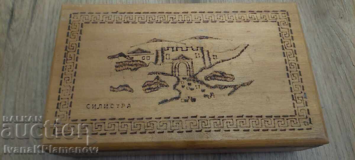 Auction Wooden box Auction Wooden box