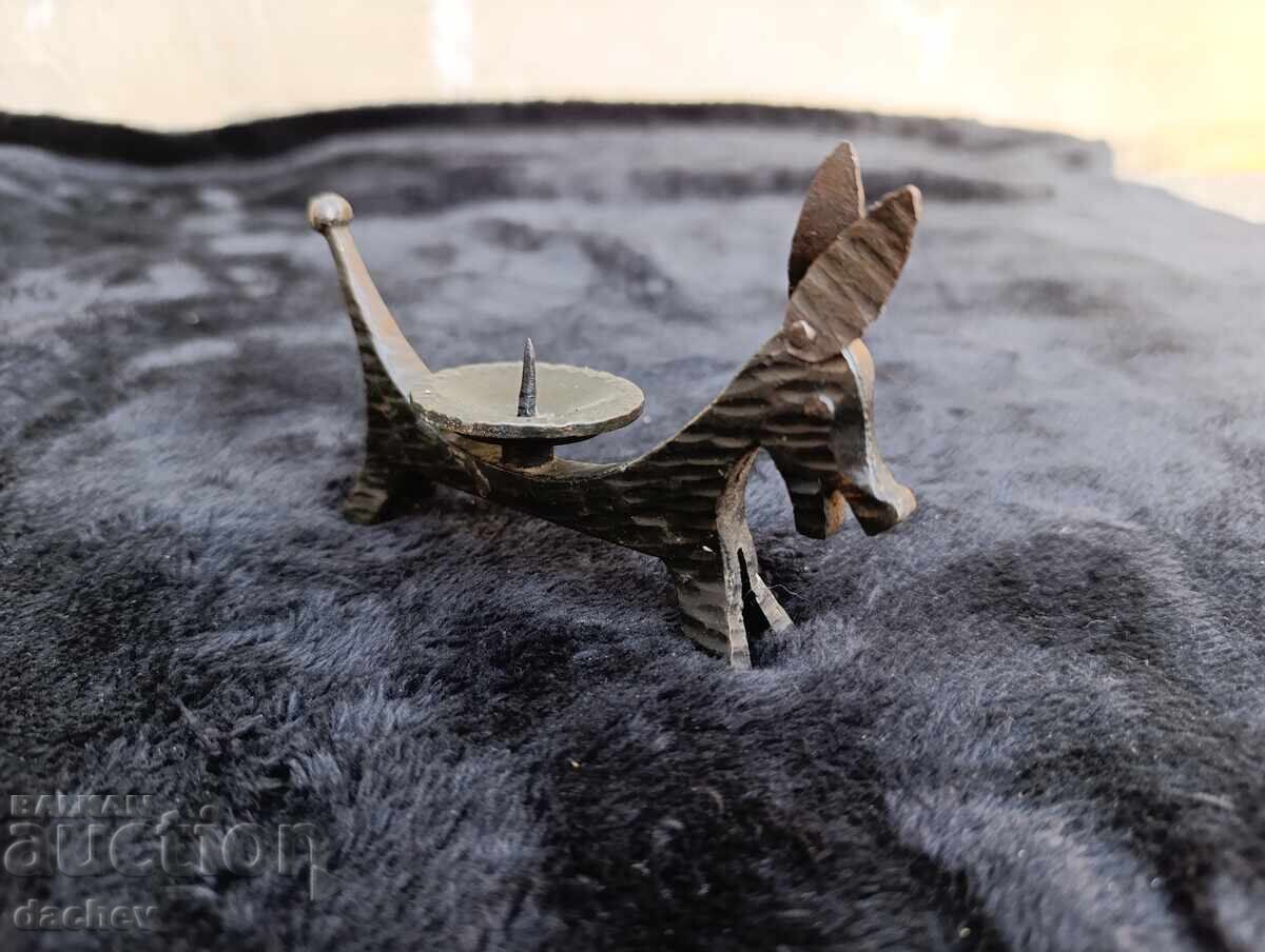 Δημοπρασία παλιό αντικέ μικρό λαμπάκι από σφυρήλατο σίδερο MAGARENZ Δημοπρασία παλιό αντικέ μικρό λαμπάκι από σφυρήλατο σίδερο MAGARENZ