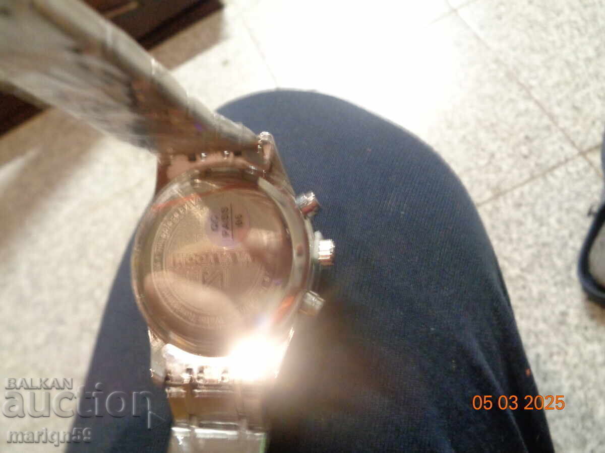 Delivery of Stylish Men's Watch Handsome